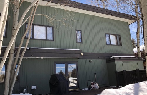 Aspen House | Remodeled Holiday Rental on Aspen Cross-Country Trail