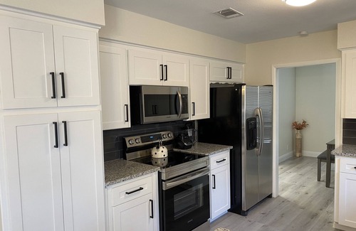 Euless House | Remodeled home in Euless- Spacious and centrally located-weekly discounts