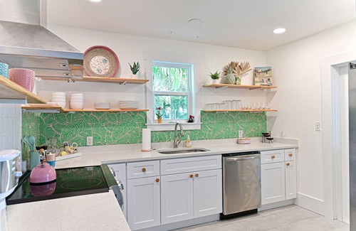 River District House | Remodeled home in Historic neighborhood. 20 min.~ AMI/5 min ~downtown Bradenton