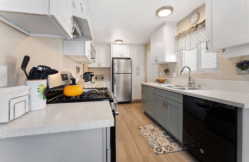 Mira Costa House | Remodeled Home in Oceanside Near Beach, Shopping & Restaurants
