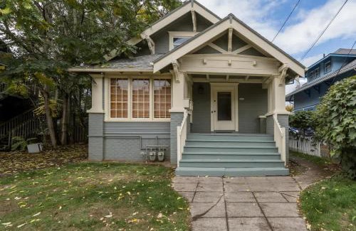 Richmond House | Remodeled Home in the Heart of Hawthorne