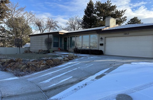 Murray House | Remodeled home minutes from ski resorts