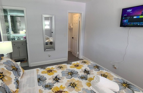 Boulevard Heights House | Remodeled Home near Hard Rock Hotel & Casino, Hollywood beach, Hard Rock Stadium