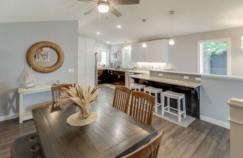 Garrison Apartment | Remodeled Home on Great Fishing & Swimming Bay!