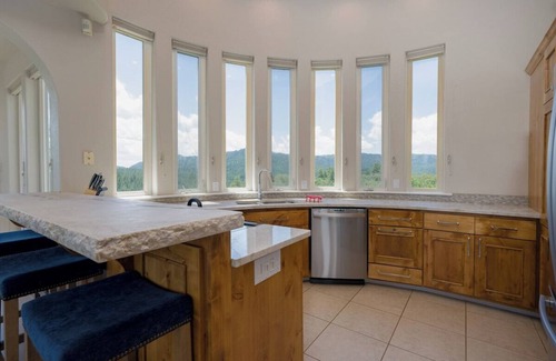 Pagosa Springs House | Remodeled, Hot Tub, Amazing Views, Great Location