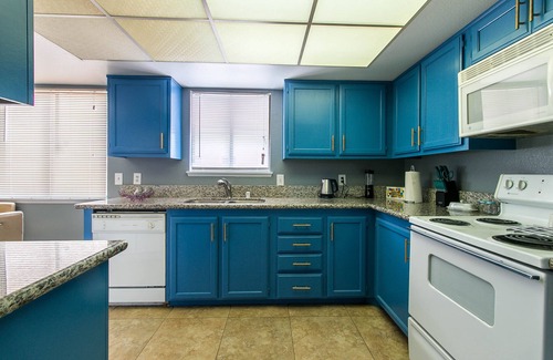 Sunrise Manor House | Remodeled House 10 guests In front of Golf Course