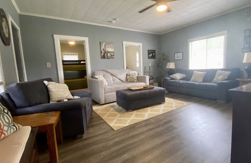 Alma House | Remodeled house blocks from Harlan County Reservoir