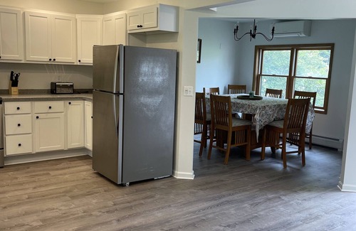 Town of Varick House | Remodeled Lake House 4 Bed/3 bath, Pet Friendly Enjoy Fall on Cayuga Lake!