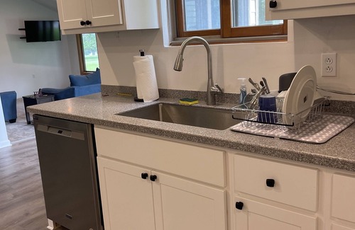 Town of Varick House | Remodeled Lake House 4 Bed/3 bath, Pet Friendly Enjoy Fall on Cayuga Lake!