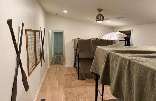 Green Lake House | Remodeled Lake Retreat Putting Green, Game RoomBar