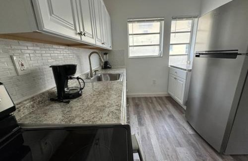 East Little Havana Apartment | Remodeled Little Havanna Apartments great location