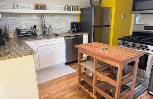 Stratford Apartment | Remodeled Lux Apartment