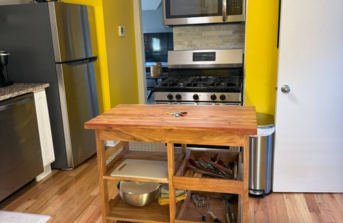 Stratford Apartment | Remodeled Lux Apartment