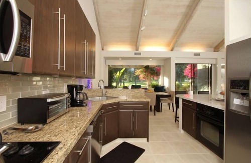 Rancho Mirage Condo | Remodeled luxury 3 bedroom condo on golf fairway