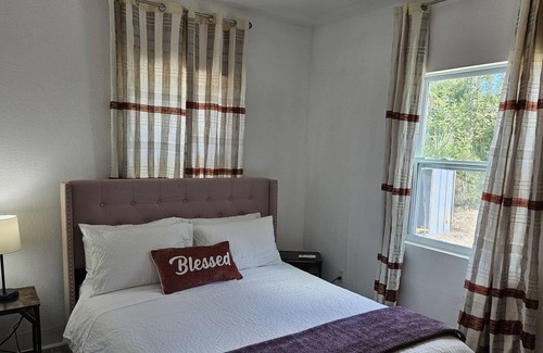 Fort Pierce House | Remodeled Mini House 5 minutes from the beach