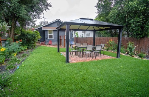 Mahncke Park Apartment | Remodeled Modern 1BR/1BA Apt2 Near Dtwn 5min Pearl
