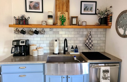 Glen Rose Other | Remodeled Modern Farmhouse on acreage near ALL area attractions🌳