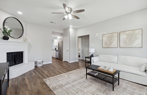 Celina House | Remodeled Modern Private Boutique Getaway! 3bd/2ba