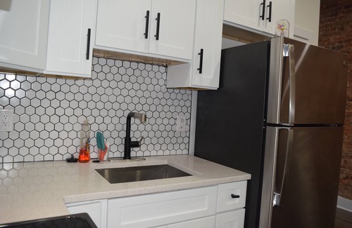 Primos Secane House | Remodeled Modern Rustic Unit with Roof Deck close to center city,