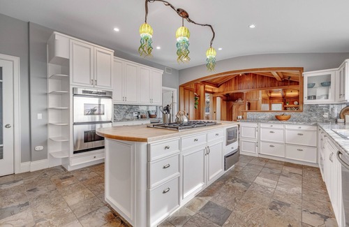Mendocino House | Remodeled oceanfront estate with ocean views, fireplace, kitchen & kitchenette