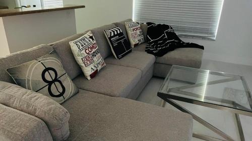 Hunt Club House | Remodeled Palm Haven Escape, Movie Room, Backyard