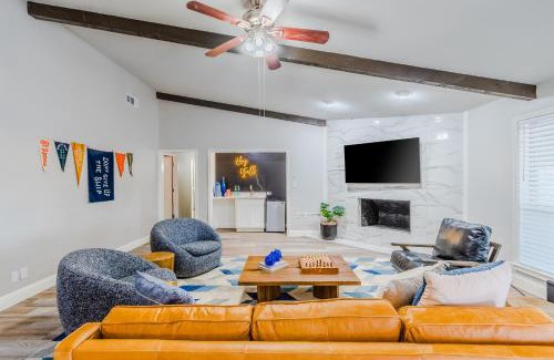 Little Elm House | Remodeled Ping-Pong Fire Pit Patio Stars Near Lake Lewisville Pet OK by Vacation Your Way