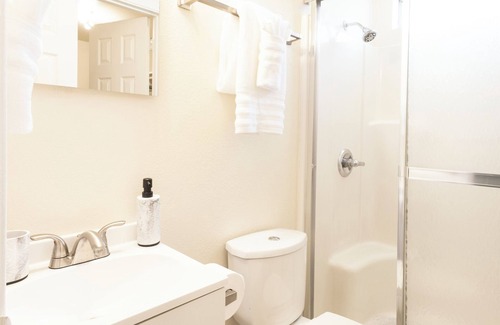 Arden-Arcade Apartment | Remodeled Private Studio in a Great Neighborhood
