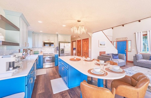 Long Beach House | Remodeled, Quiet Neighborhood, Hot Tub, Dogs Ok, (KCottage)