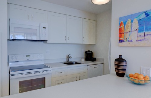 Kihei Condo | Remodeled Quiet Oceanfront Corner Unit on 3rd Floor at Sugar Beach Resort