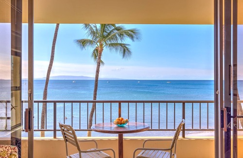 Kihei Condo | Remodeled Quiet Oceanfront Corner Unit on 3rd Floor at Sugar Beach Resort