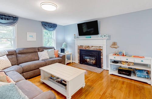 Cotuit House | Remodeled Retreat w/ Expansive Deck & Fire Pit - Near Village & Loop Beach