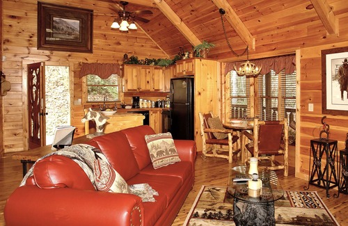 Wears Valley Cabin | REMODELED ROMANTIC LUXURY CABIN! MOUNTAIN VIEW