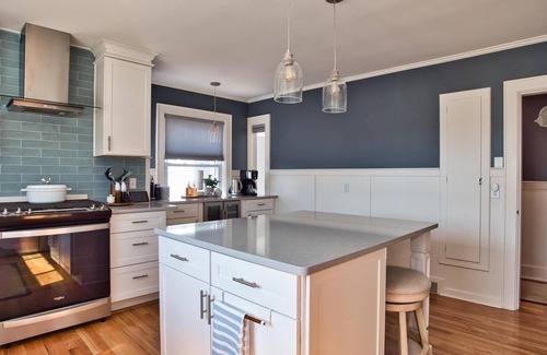 Dartmouth House | Remodeled Seaside Village Retreat, 5-minute walk to village center