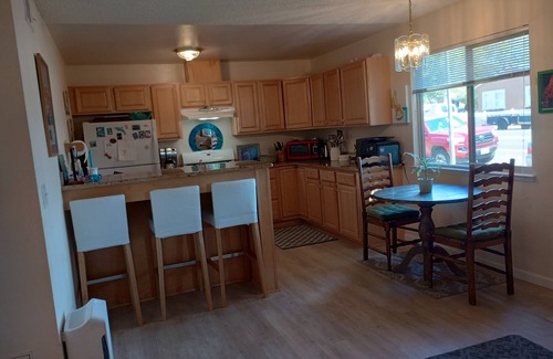 Capitola Condo | Remodeled Single Story condo near Capitola Village