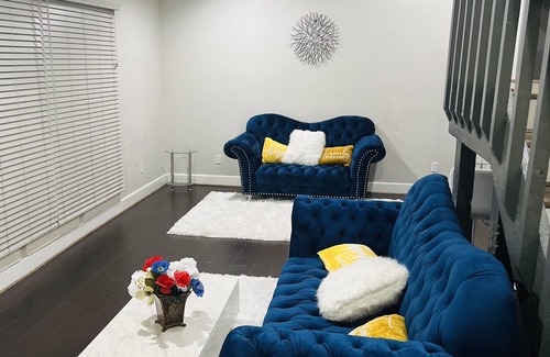 Clodine House | Remodeled, Sophisticated 3-4 bedroom home in SugarLand area