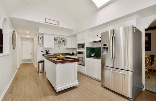 Southside House | Remodeled Spanish Villa - 5 min from downtown & Pearl!