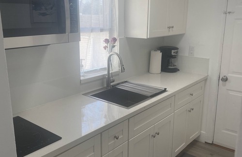 Downtown Phoenix Cottage | Remodeled Stand alone Cottage.