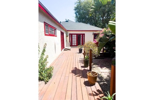 Mid City House | Remodeled Studio MidCity LosAngeles