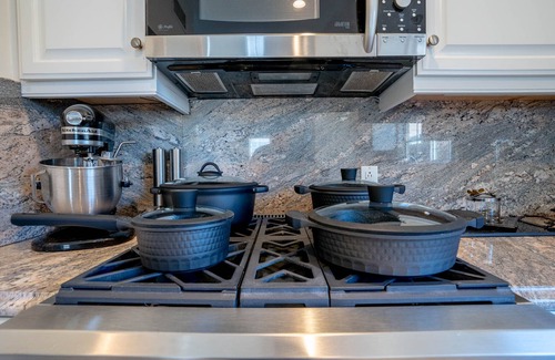 Los Feliz House | Remodeled townhome in the heart of Los Feliz Village