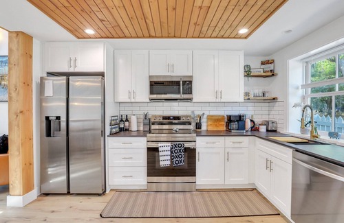 Historic District Cottage | Remodeled unique vacation rental in the heart of Historic Beaufort