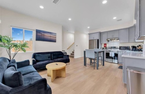 Mira Mesa House | REMODELED Urban Retreat Self Check-In, Hot Tub, Foosball, Fire Pit, Cornhole