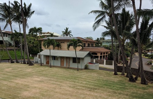 Kuau Condo | Remodeled with A/C, walking distance to beach