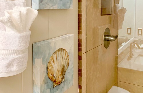Kuau Condo | Remodeled with A/C, walking distance to beach