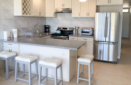 Kuau Condo | Remodeled with A/C, walking distance to beach