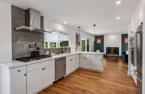 Sonoma House | Remodeled Zen Retreat w/Hot Tub. Minutes to Wineries, Golf & Sonoma Plaza