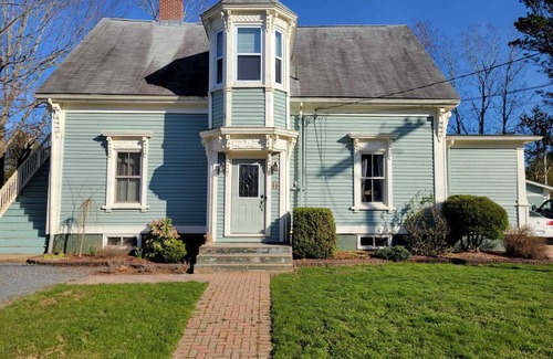 Lunenburg House | Remodelled historic suite w/nautical boho decor, in the UNESCO Town of Lunenburg