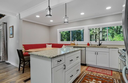 Government Camp House | Remodelled Pet Friendly Cabin on Camp Creek with Covered Deck and Fireplace.