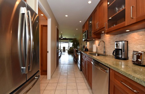 Kaanapali Condo | REMODELLED, prime OCEAN VIEW at Maui's #1 Kaanapali beach J221
