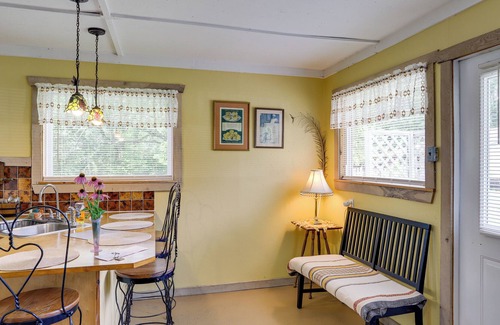 Bourbon Cottage | Remote Missouri Getaway w/ Grill & Fire Pit!