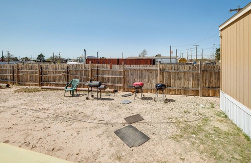 Girvin House | Remote Texas Group Retreat w/Free WiFi!